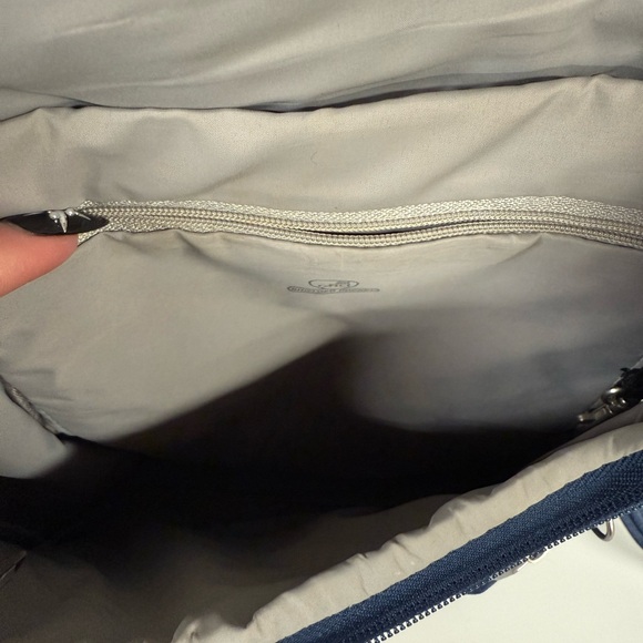 Travelon | Travel Crossbody Canvas Bag - Picture 4 of 8